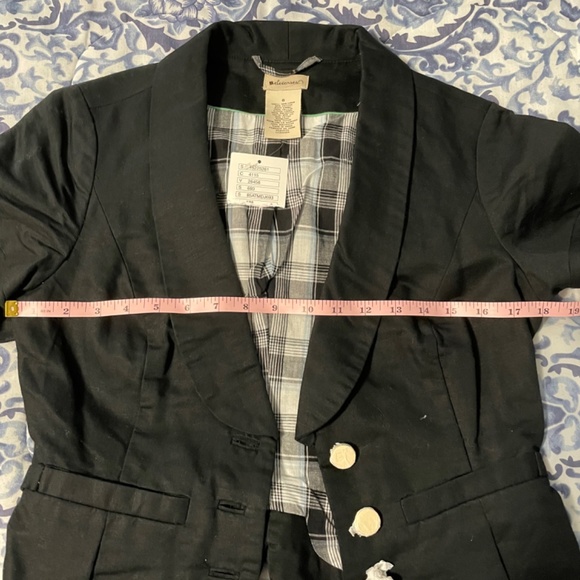 Elevenses/Anthropologie Short Sleeve Black Jacket. Size 6 - Picture 4 of 5